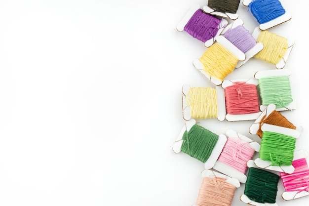 Kolaż zestawów do haftu